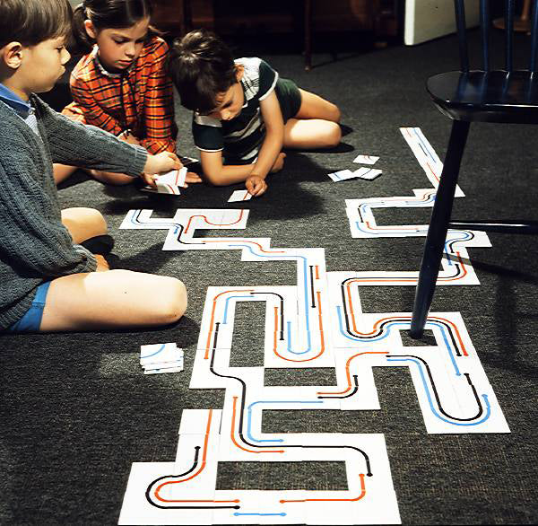Interlocking floor mats for children