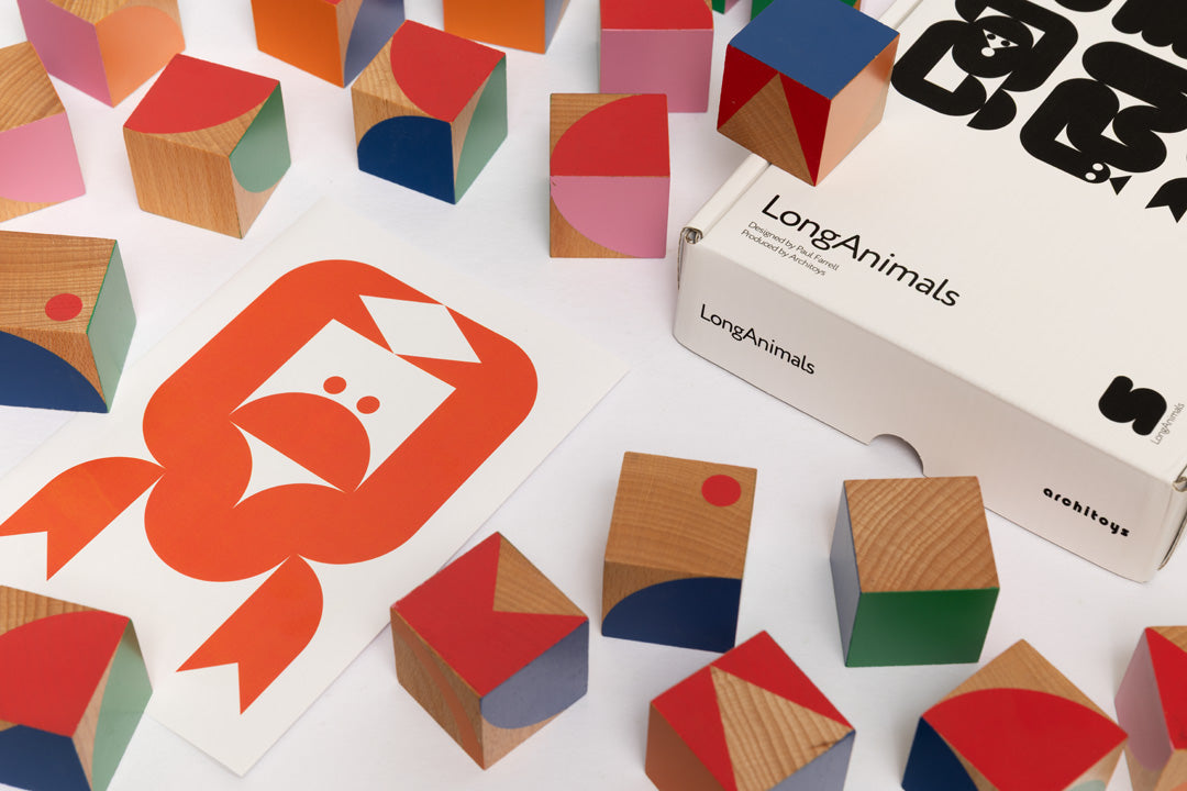 LongAnimals game featuring spaced-out wooden blocks and a crab figure